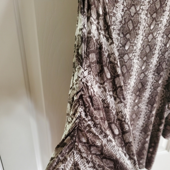 MICHAEL MICHAEL KORS Brown Snake Print Cold Shoulder 3/4 Ruched Sleeves size L - Picture 7 of 12